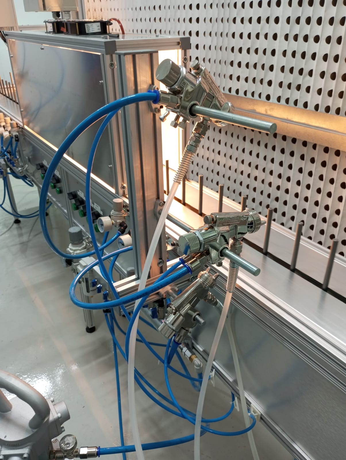 Máquina de pintura industrial Bravimak